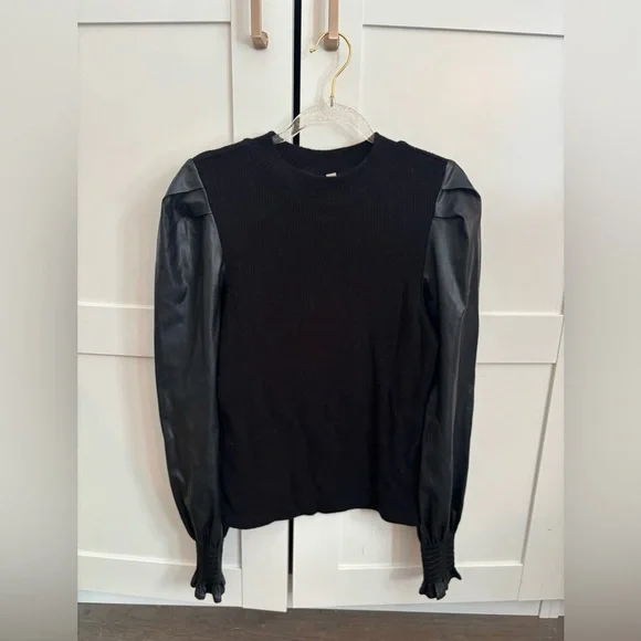 Dolan Anthropologie Mixed Media Puff Sleeve Top in Black Leather Sleeve Small - Picture 4 of 9